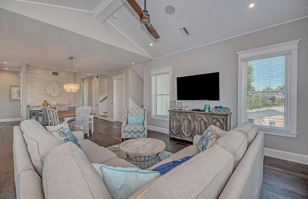 Vitamin Sea Managed By Beach Retreats-1